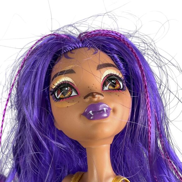 Mattel Monster High Skulltimate Secrets Clawdeen Locker Doll and Accessories - Picture 4 of 10